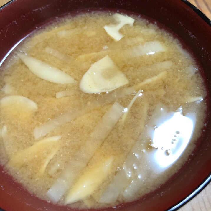 大根と篠竹の味噌汁